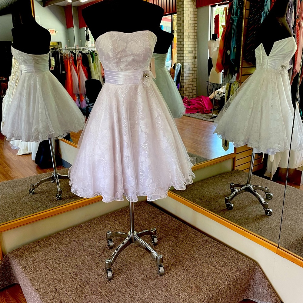 Short NWT Wedding Dress White w/ cluster of Clear Rhinestone Size 2 last reduced